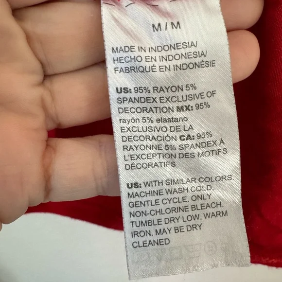 White House Black Market Red V Neck T-Shirt.  Size M. Preowned. - Picture 6 of 7